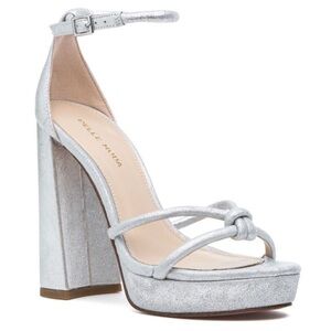 NEW! Pelle Moda Silver Metallic Suede Gillian Sandal - Size 7.5 🚁